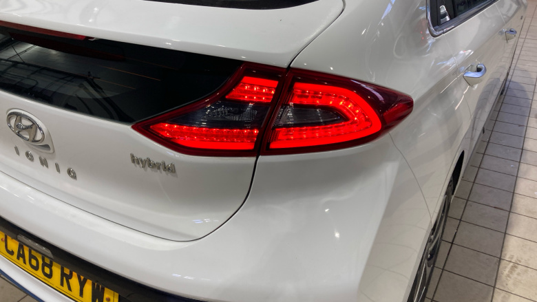 Hyundai IONIQ 1.6 GDi Hybrid Premium 5dr DCT Hybrid Hatchback